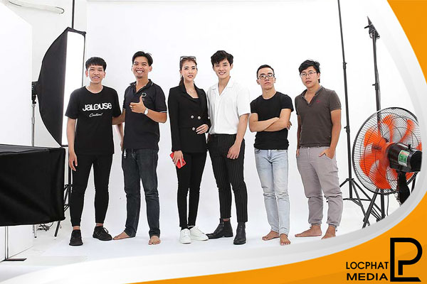 Chụp Hình Sản Phẩm 1|LocPhatMedia Hau truong chup anh san pham nen trang|LocPhatMedia